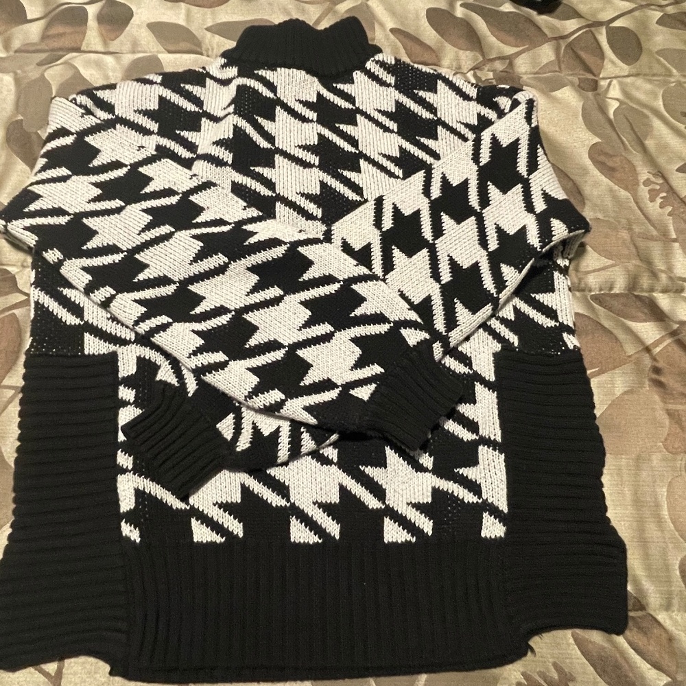 Nine West Houndstooth sweater